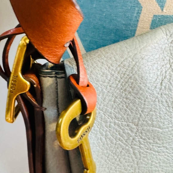 Vintage FOSSIL Harper Small Flap Leather Crossbody Teal Brown Saddle Bag Flaw - Picture 5 of 7